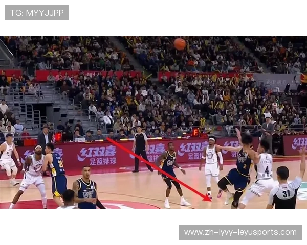 足篮碰撞交织下的CBA赛场绿茵战术探索与智慧碰撞