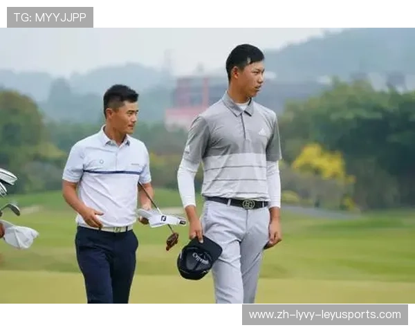 冲击卫冕许赢重庆女子公开赛54洞领先1杆 彭严萱紧随其后并列第二